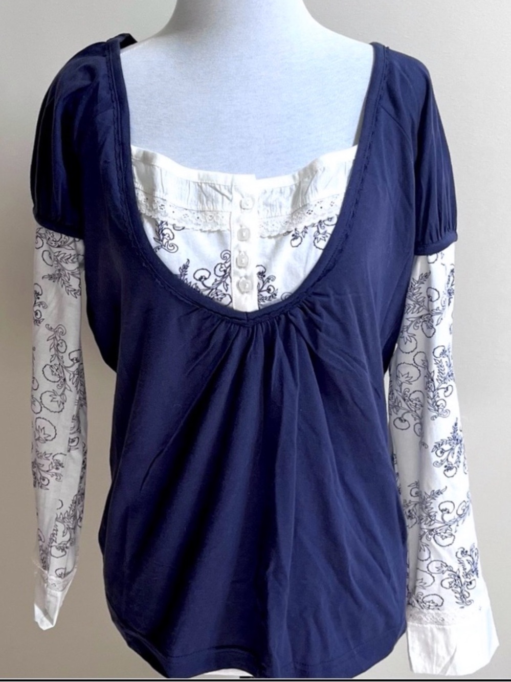 NWOT In Extenso Layered Faux 2-in-1 Top Navy White Floral Lace Size Large